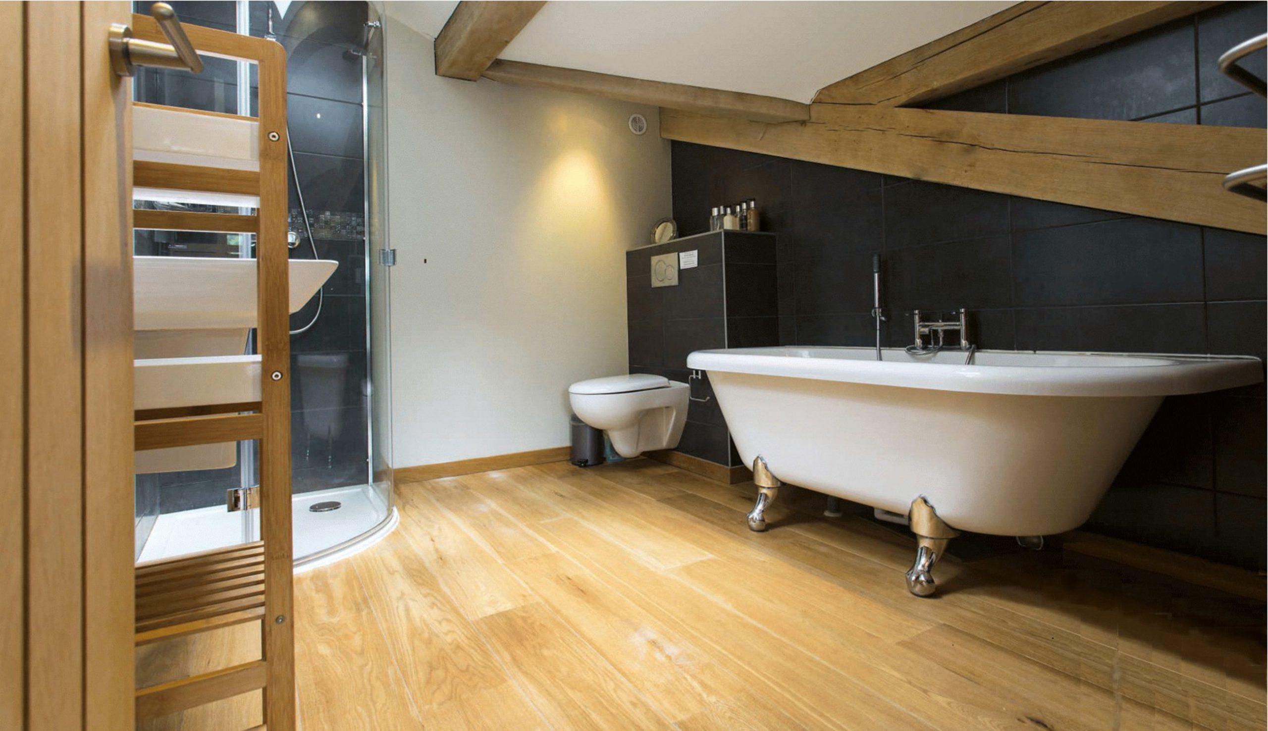 Chalet Du Pre 11 Chalet Du Pre Master Bathroom scaled
